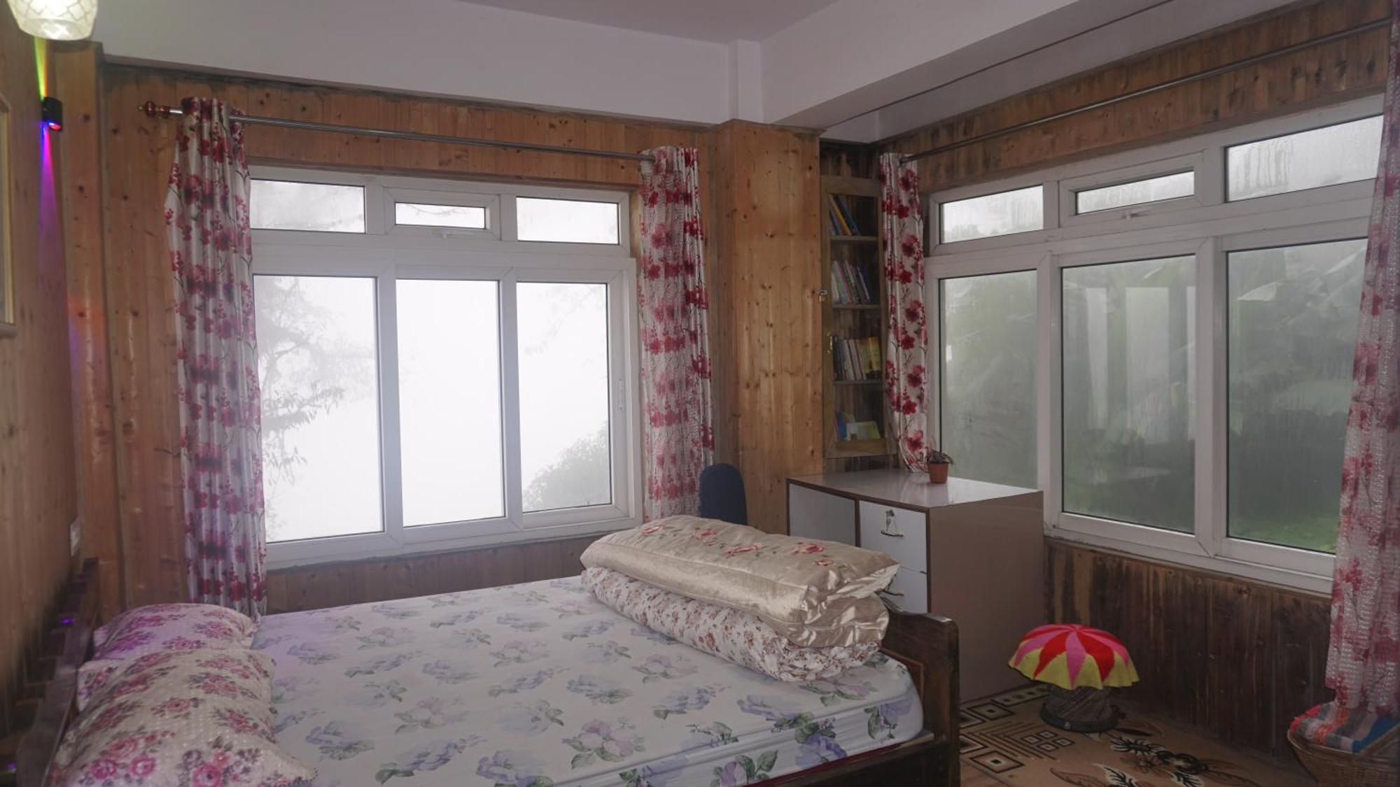 Tranquil Retreat Homestay Ghum Bagian luar foto