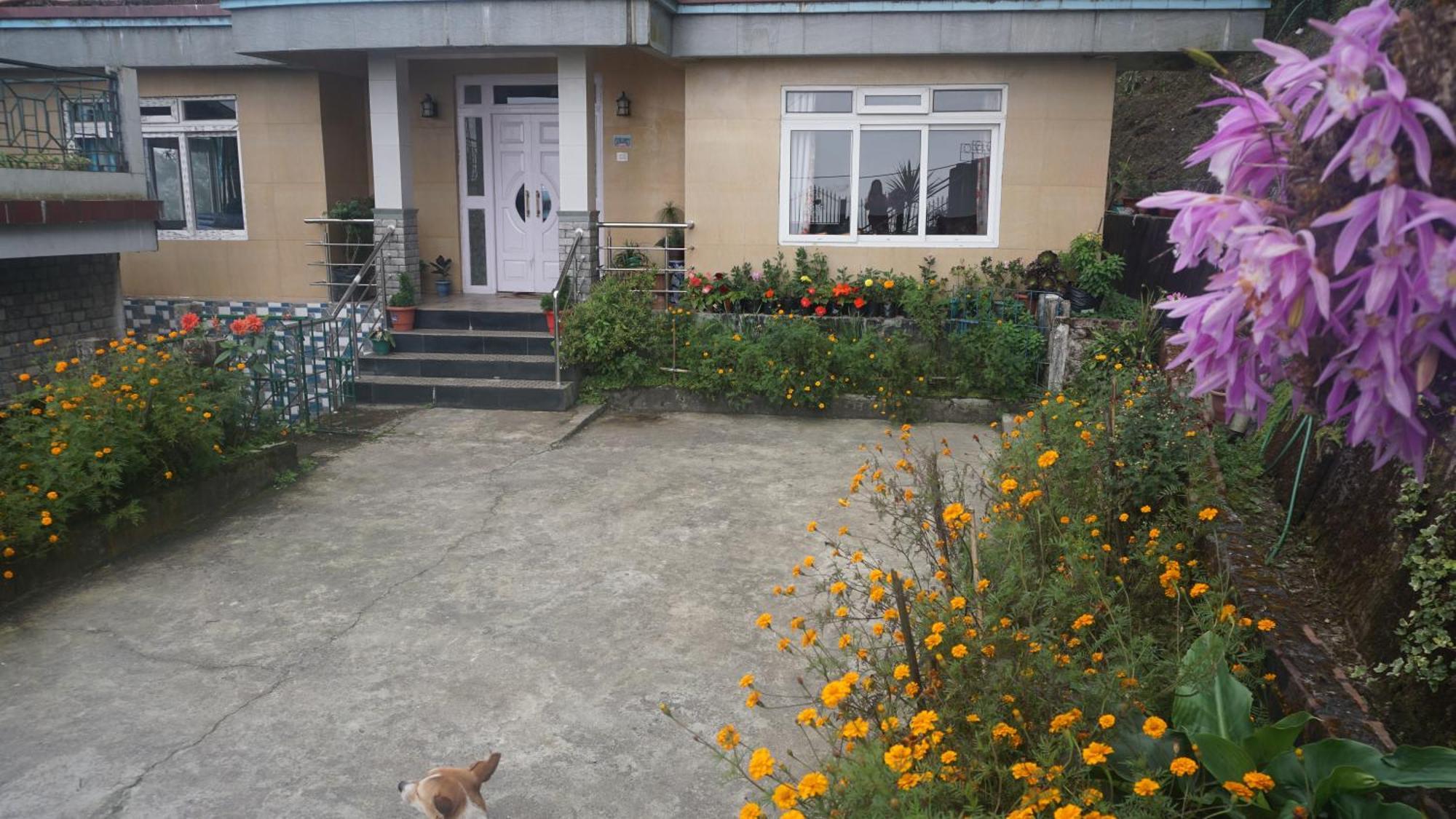 Tranquil Retreat Homestay Ghum Bagian luar foto